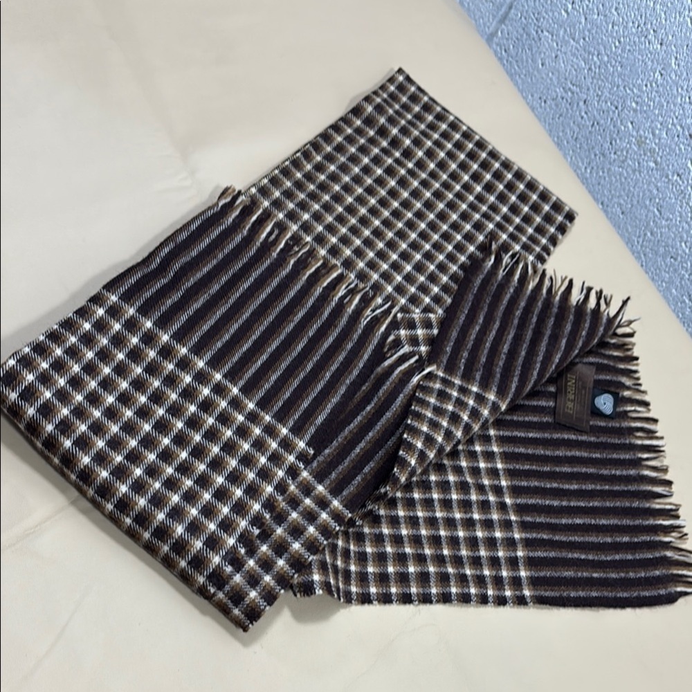 NWOT 100% wool Men's Brown Checkered Scarf by barini​​